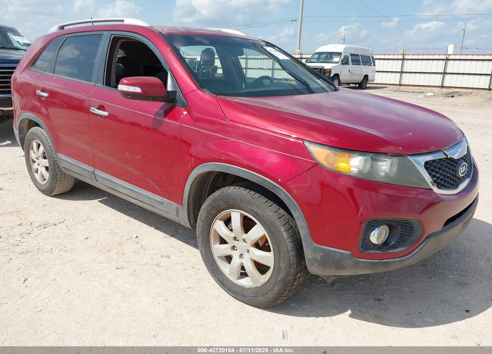 2011 KIA SORENTO LX VIN: 5XYKT3A13BG021110