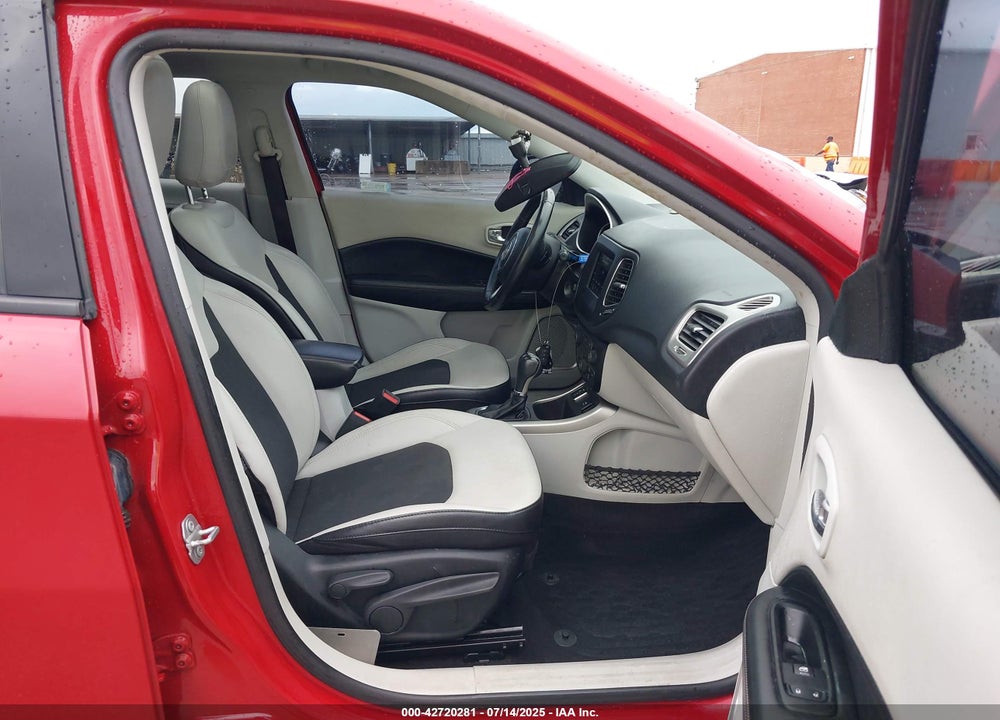 2019 JEEP COMPASS VIN: 3C4NJCBB3KT743597