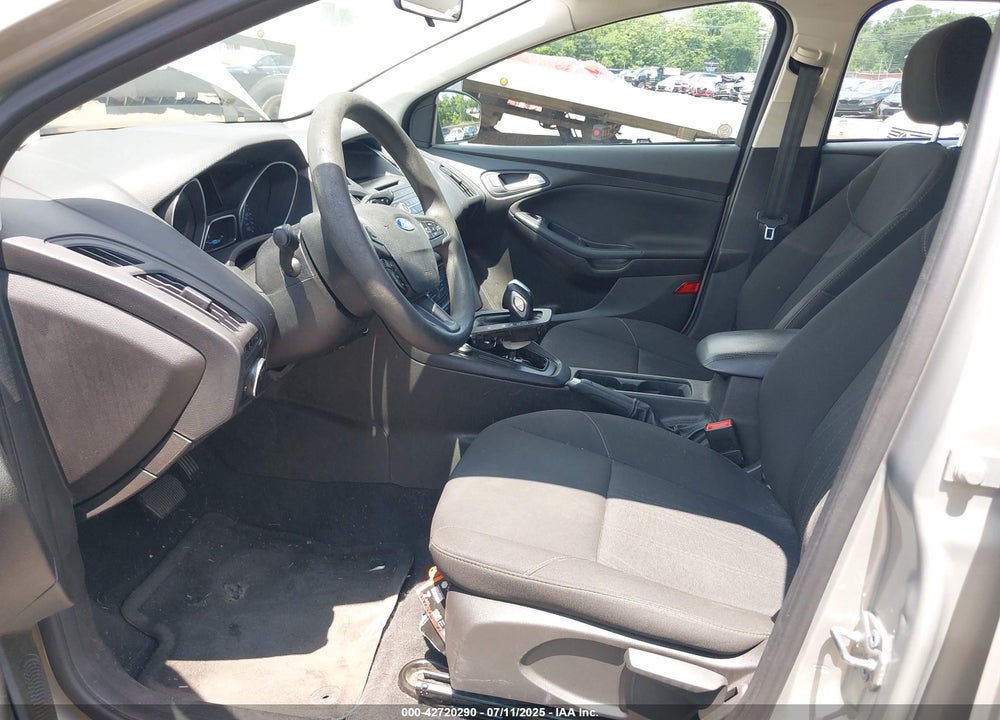 2016 FORD FOCUS VIN: 1FADP3K28GL354215