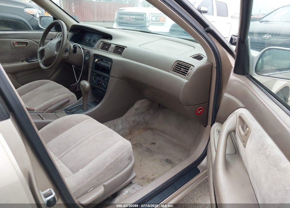 1997 TOYOTA CAMRY LE VIN: JT2BG22K4V0046459