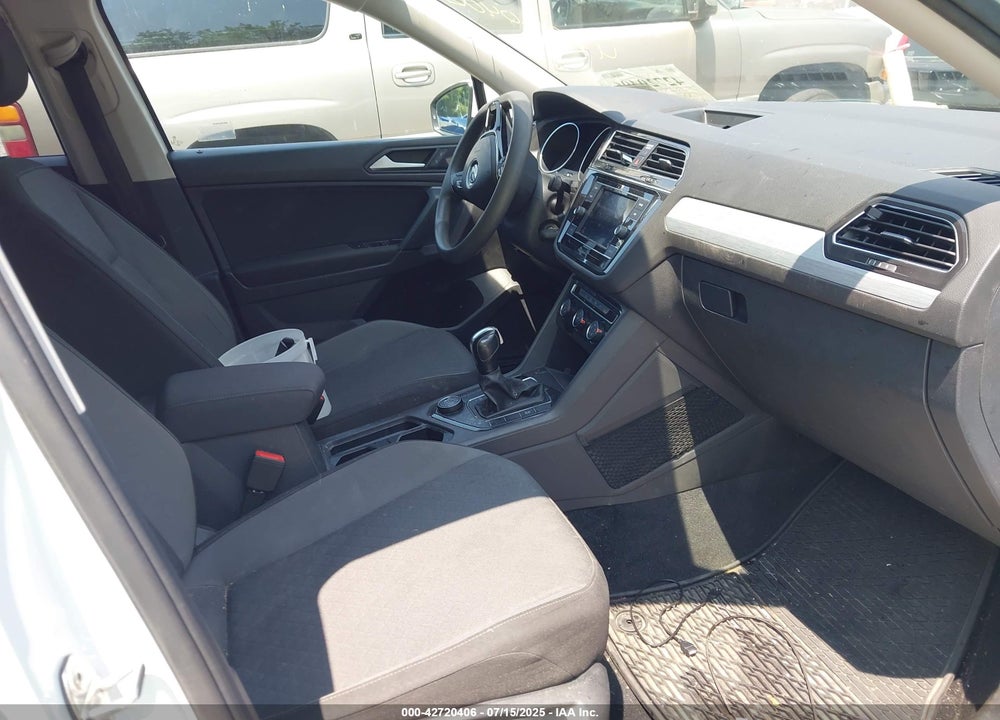 2019 VOLKSWAGEN TIGUAN VIN: 3VV0B7AX7KM064150