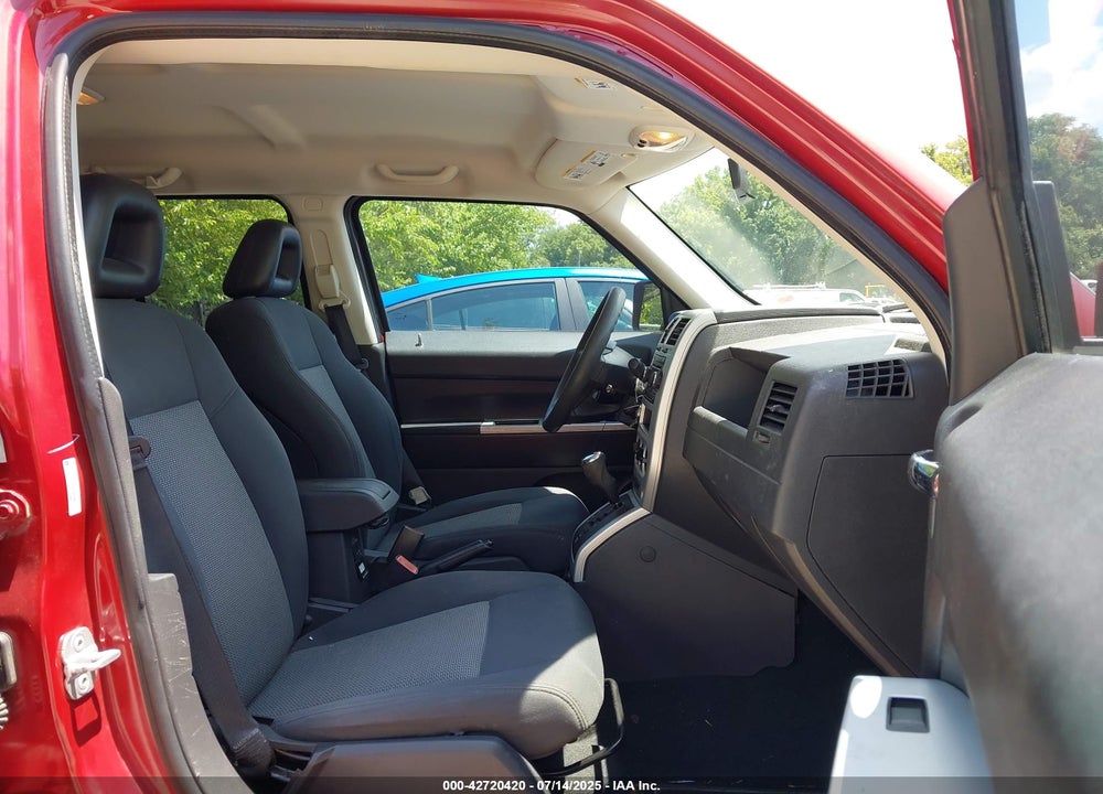 2008 JEEP PATRIOT VIN: 1J8FT28WX8D781595