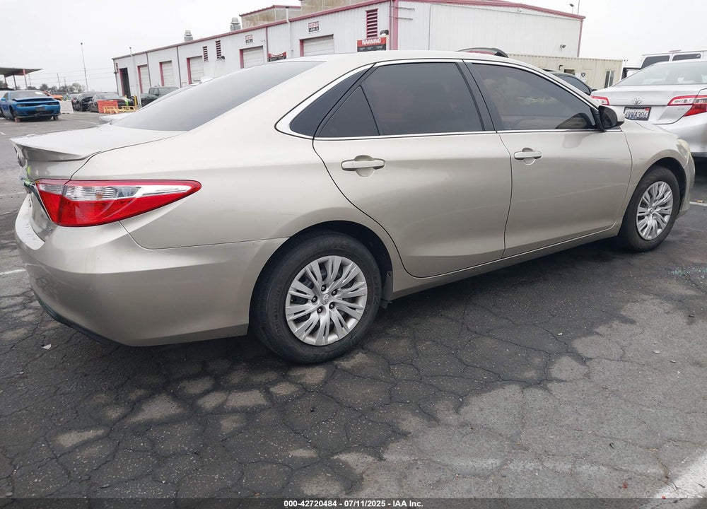 2015 TOYOTA CAMRY SE VIN: 4T1BF1FK5FU497694