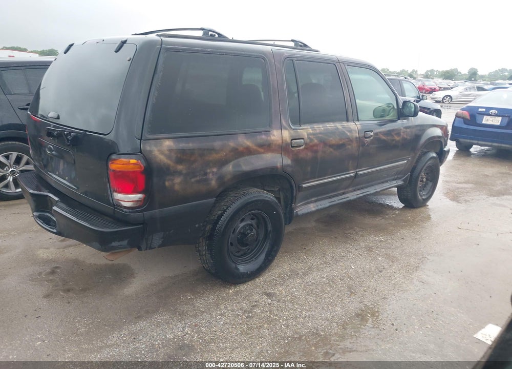 2000 FORD EXPLORER XLS VIN: 1FMZU62X7YZB81285