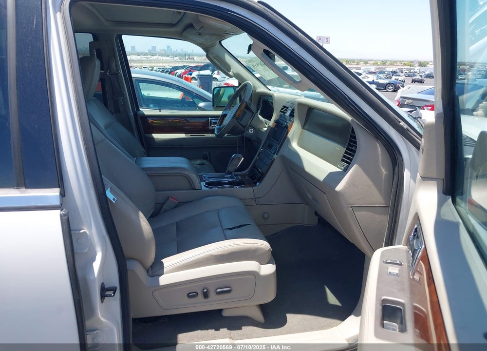 2011 LINCOLN NAVIGATOR VIN: 5LMJJ2J53BEJ07856