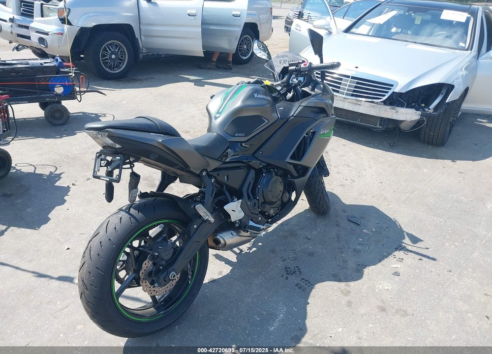 2024 KAWASAKI EX650 R VIN: ML5EXER10RDAC4694