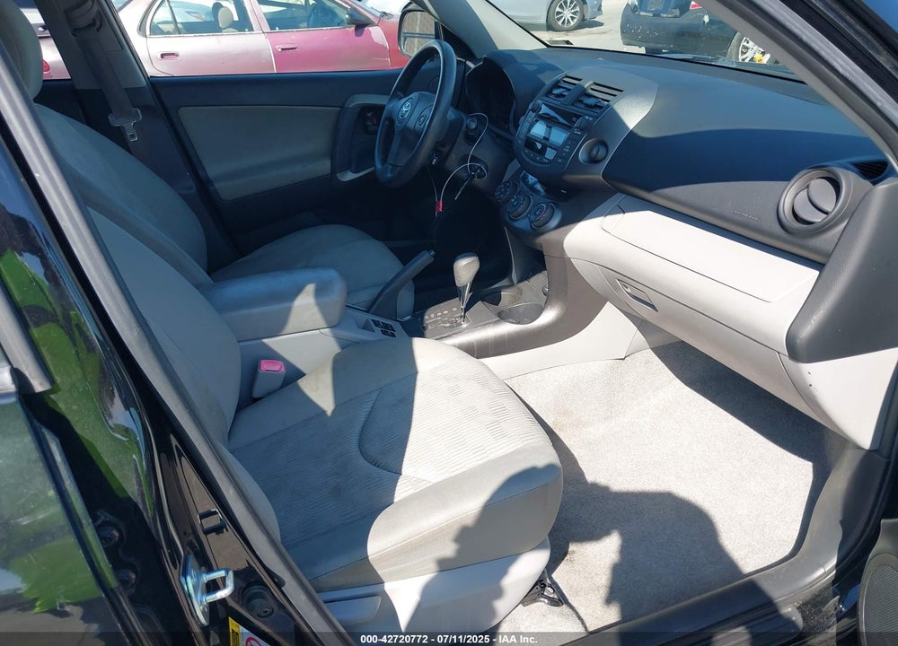 2009 TOYOTA RAV4 VIN: JTMZF33VX95005365