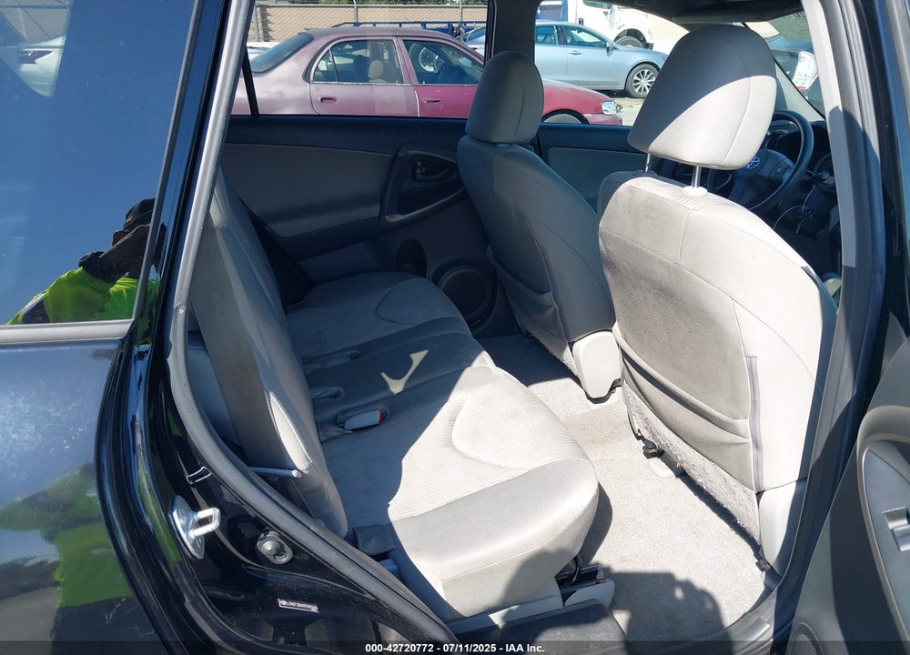 2009 TOYOTA RAV4 VIN: JTMZF33VX95005365