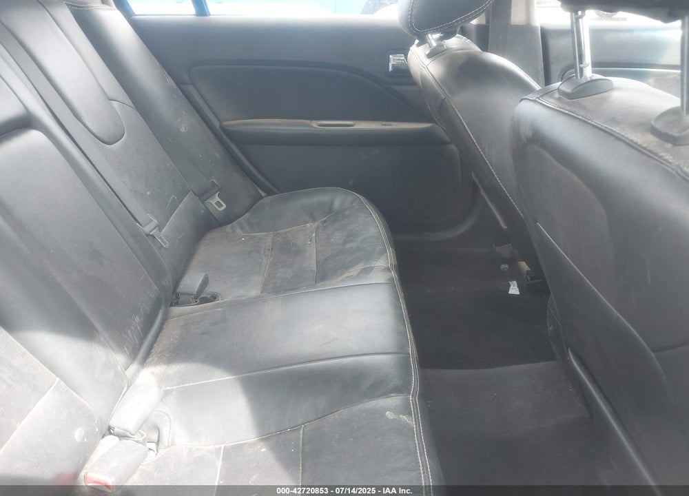 2011 FORD FUSION VIN: 3FAHP0CG3BR139670