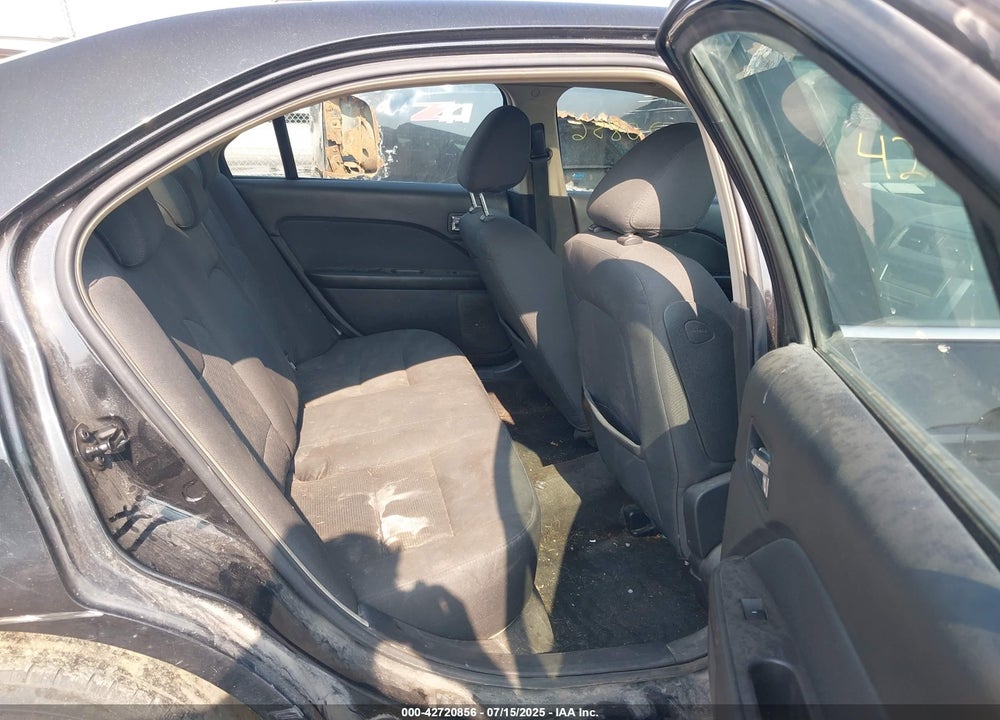 2010 FORD FUSION VIN: 3FAHP0HG3AR407995
