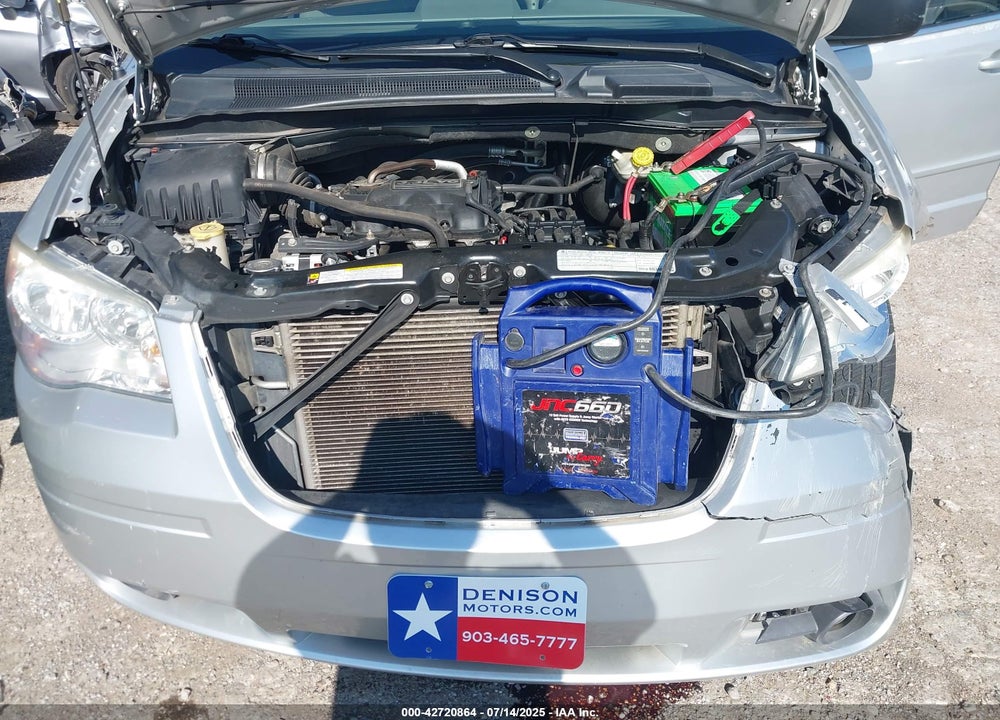 2009 CHRYSLER TOWN & COUNTRY VIN: 2A8HR44E49R521384