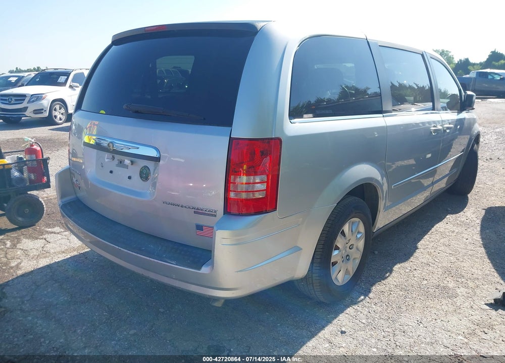 2009 CHRYSLER TOWN & COUNTRY VIN: 2A8HR44E49R521384
