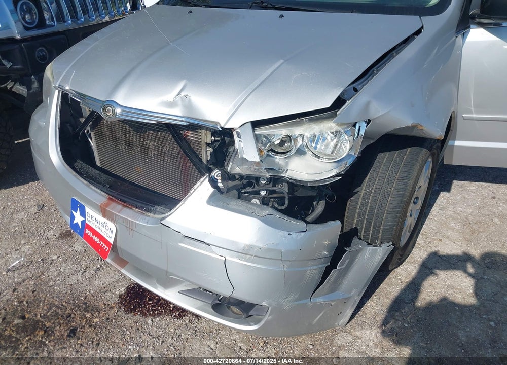 2009 CHRYSLER TOWN & COUNTRY VIN: 2A8HR44E49R521384