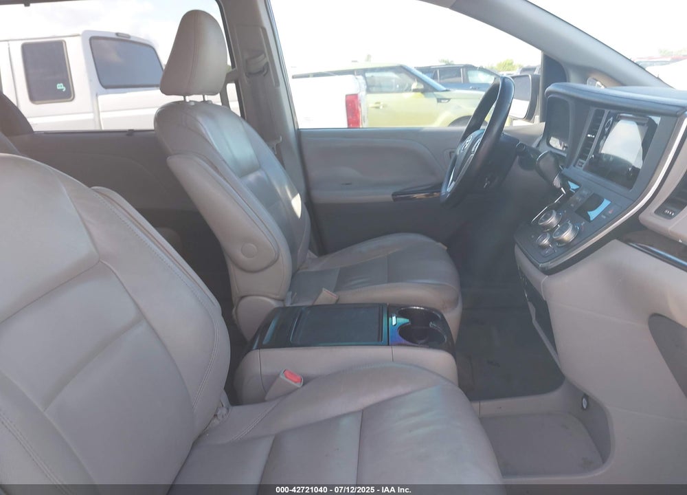 2015 TOYOTA SIENNA VIN: 5TDYK3DC0FS584392