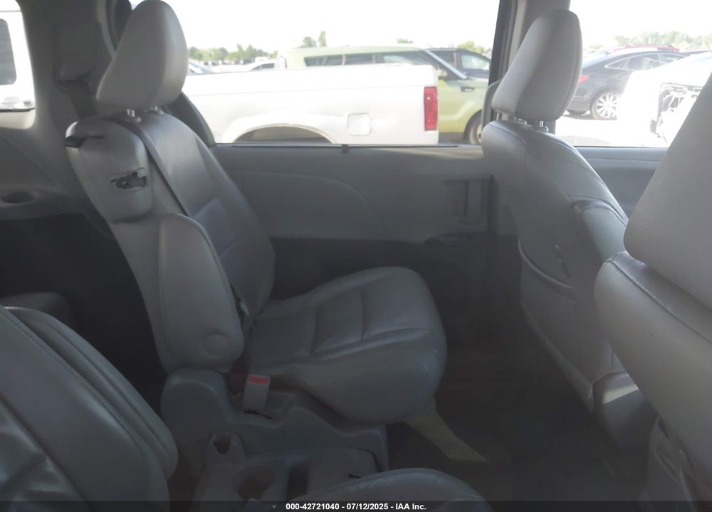 2015 TOYOTA SIENNA VIN: 5TDYK3DC0FS584392