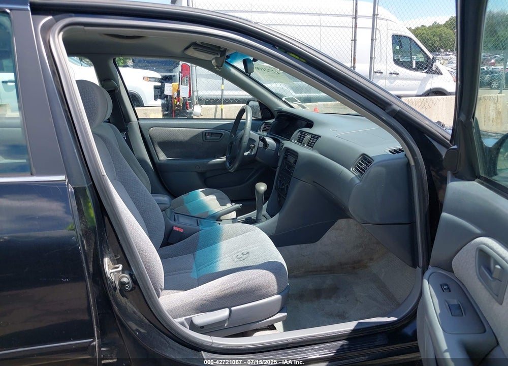 2001 TOYOTA CAMRY LE VIN: 4T1BG22K91U030554