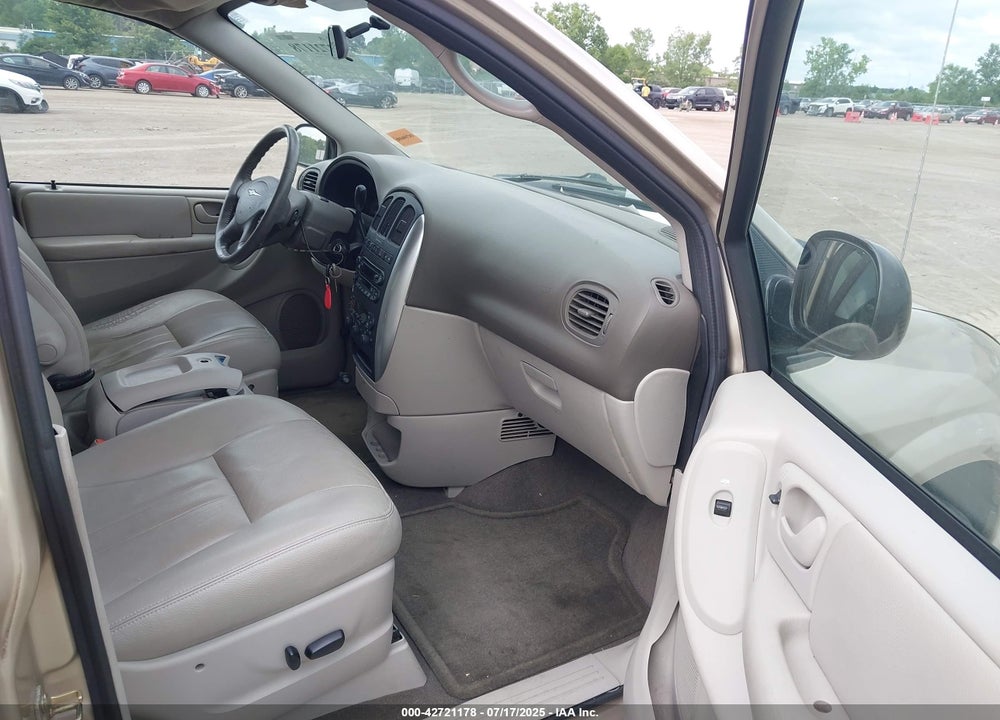 2005 CHRYSLER TOWN & COUNTRY TOURING VIN: 2C4GP54L05R314188