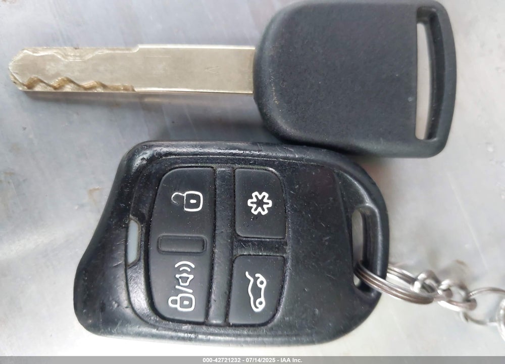 2011 HONDA PILOT VIN: 5FNYF4H50BB080798