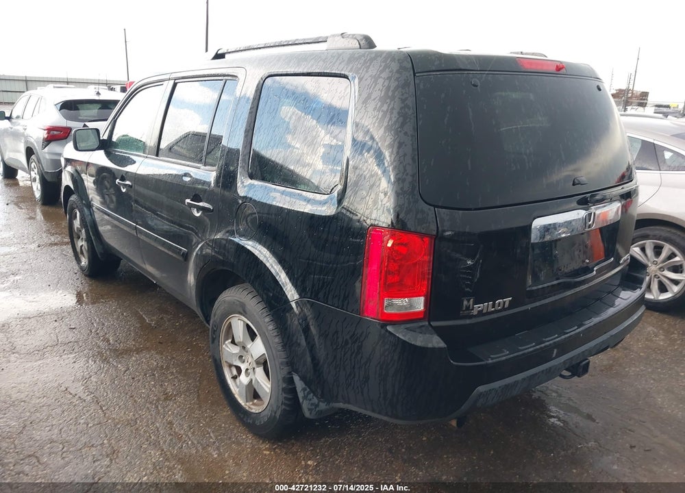 2011 HONDA PILOT VIN: 5FNYF4H50BB080798