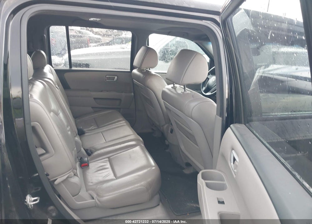 2011 HONDA PILOT VIN: 5FNYF4H50BB080798