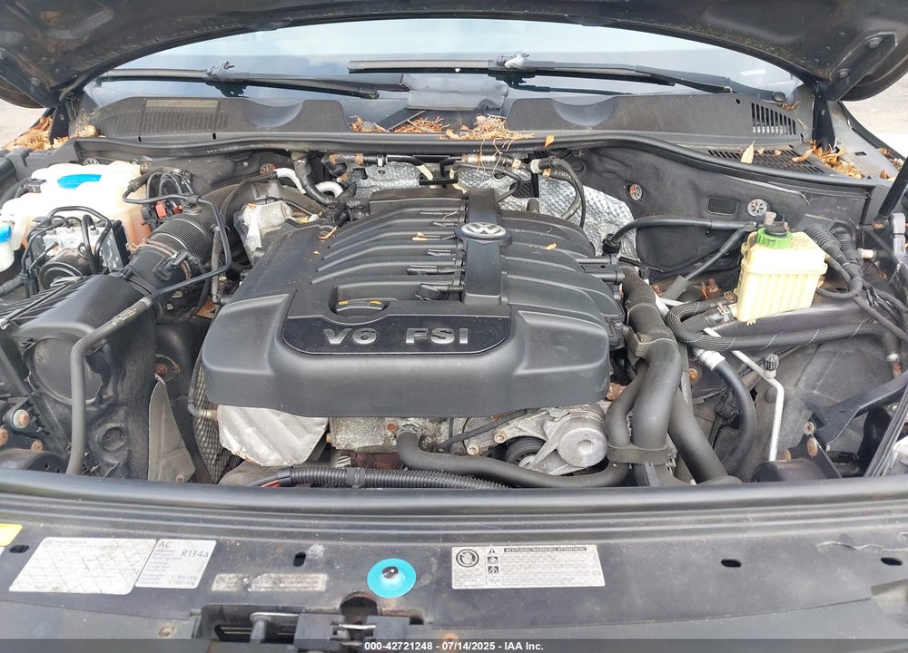 2013 VOLKSWAGEN TOUAREG VR6 EXECUTIVE VIN: WVGEF9BP9DD002780