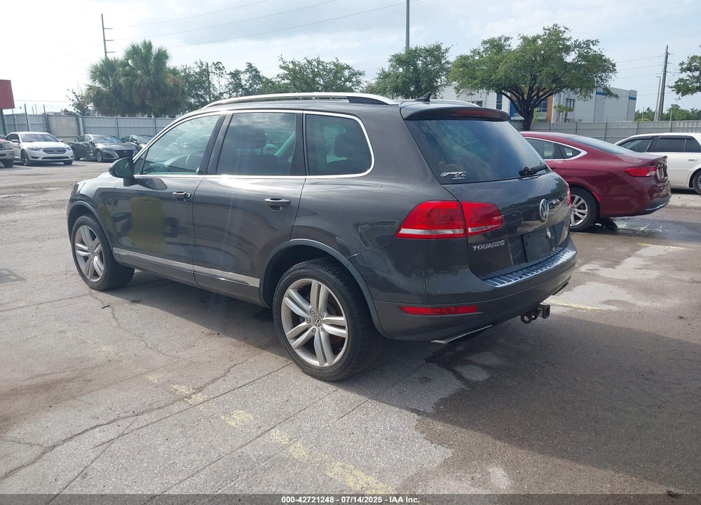 2013 VOLKSWAGEN TOUAREG VR6 EXECUTIVE VIN: WVGEF9BP9DD002780