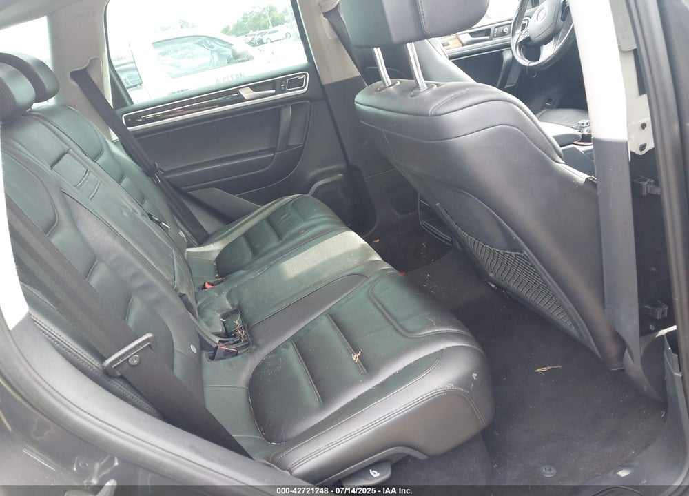 2013 VOLKSWAGEN TOUAREG VR6 EXECUTIVE VIN: WVGEF9BP9DD002780