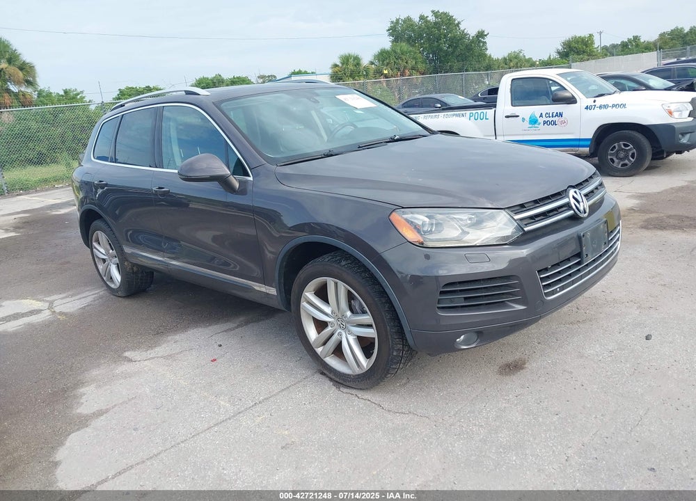 2013 VOLKSWAGEN TOUAREG VR6 EXECUTIVE VIN: WVGEF9BP9DD002780