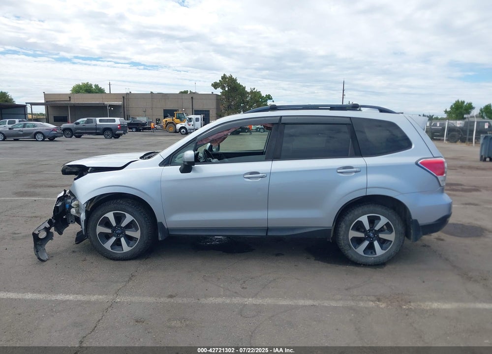 2017 SUBARU FORESTER VIN: JF2SJAEC3HH586898