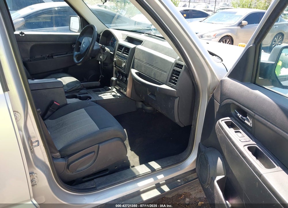2009 JEEP LIBERTY VIN: 1J8GN28K59W528279