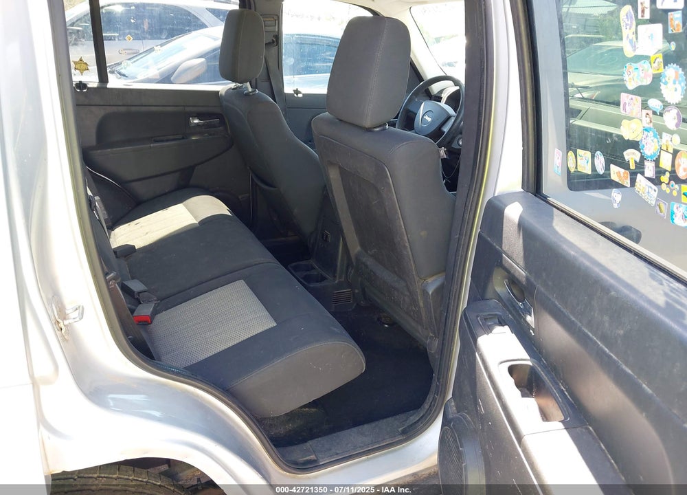 2009 JEEP LIBERTY VIN: 1J8GN28K59W528279