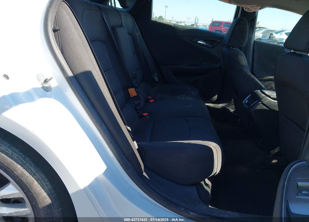 2018 CHEVROLET MALIBU VIN: 1G1ZD5ST8JF136609
