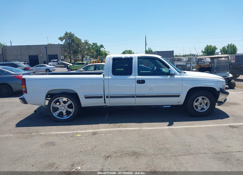 2002 CHEVROLET SILVERADO 1500 LS VIN: 2GCEC19X821395359