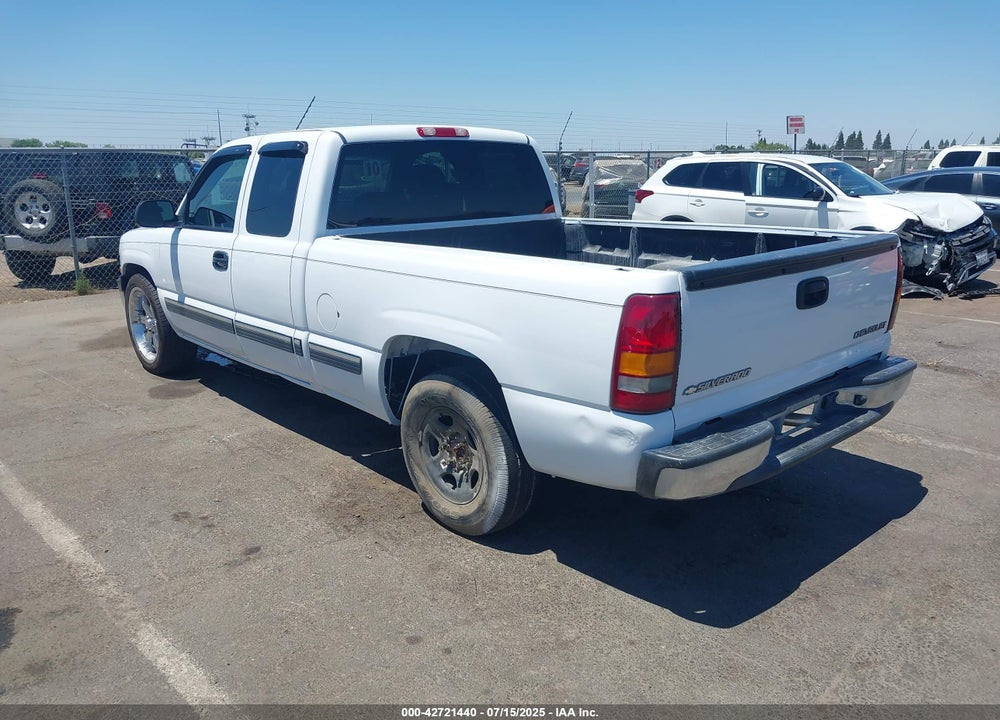 2002 CHEVROLET SILVERADO 1500 LS VIN: 2GCEC19X821395359