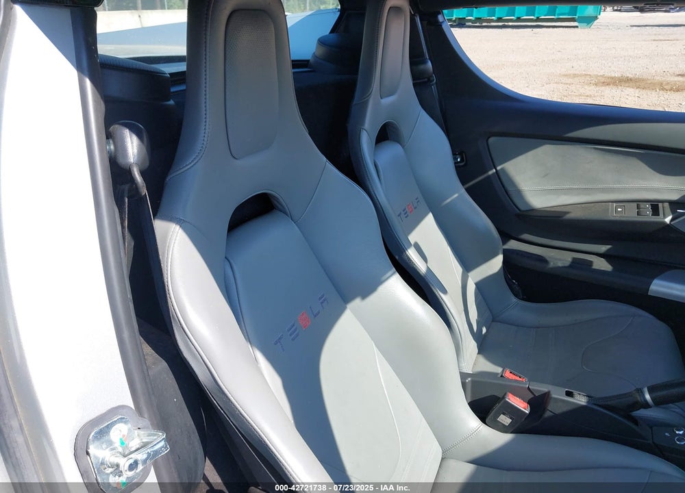 2011 TESLA ROADSTER VIN: 5YJRE1A39B1001382