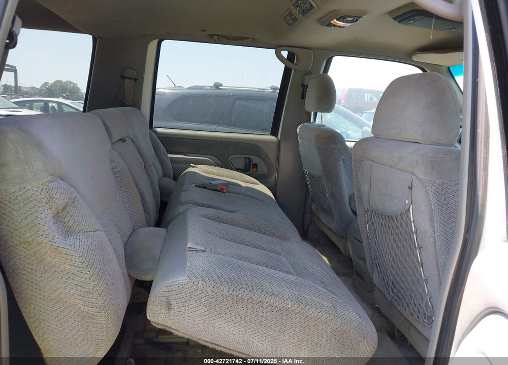 1996 CHEVROLET SUBURBAN K1500 VIN: 1GNFK16R1TJ393013