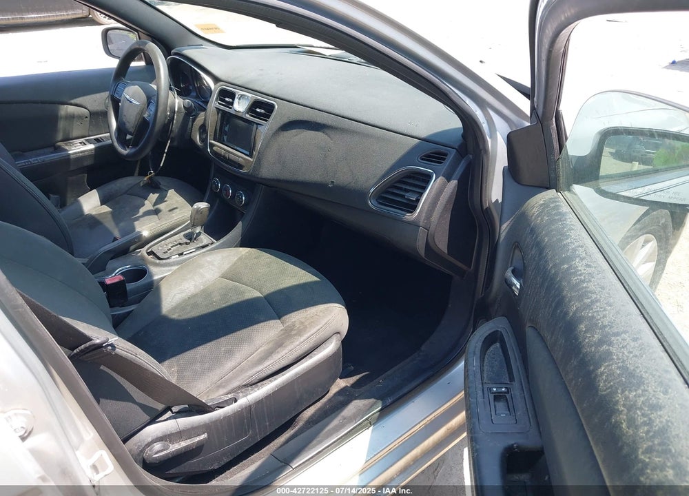2012 CHRYSLER 200 VIN: 1C3CCBABXCN169177