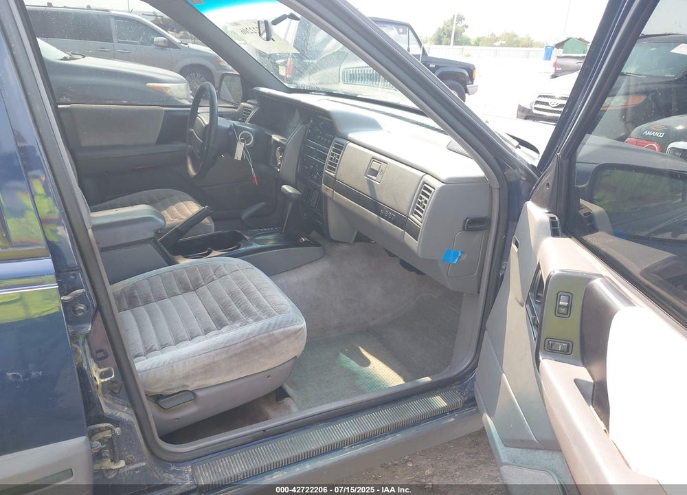 1994 JEEP GRAND CHEROKEE LAREDO VIN: 1J4GZ58Y7RC233746
