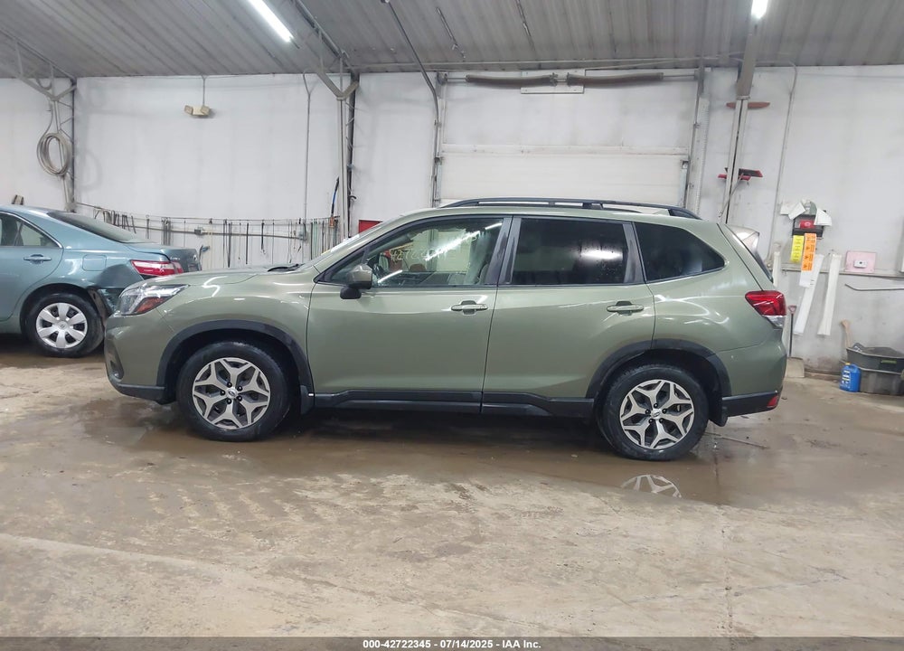 2019 SUBARU FORESTER VIN: JF2SKAEC5KH448008