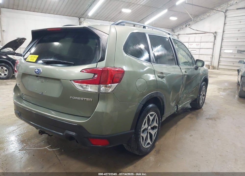 2019 SUBARU FORESTER VIN: JF2SKAEC5KH448008