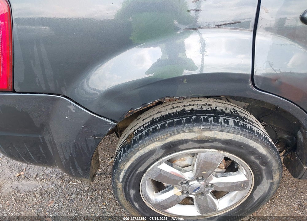 2008 FORD ESCAPE VIN: 1FMCU04168KC82712