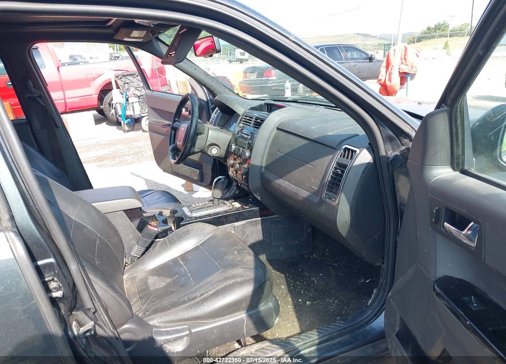 2008 FORD ESCAPE VIN: 1FMCU04168KC82712