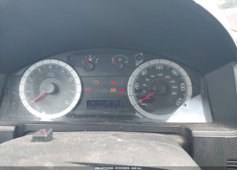 2008 FORD ESCAPE VIN: 1FMCU04168KC82712