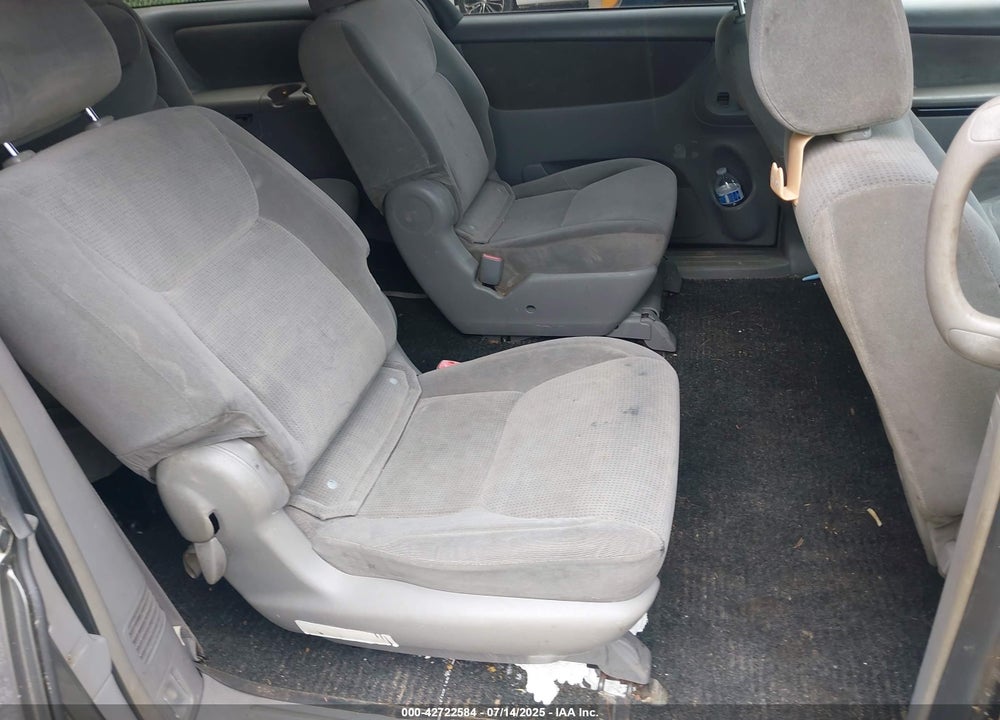 2005 TOYOTA SIENNA VIN: 5TDZA23C05S266922