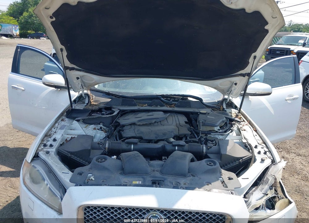 2012 JAGUAR XJ VIN: SAJWA2GE0CMV30312