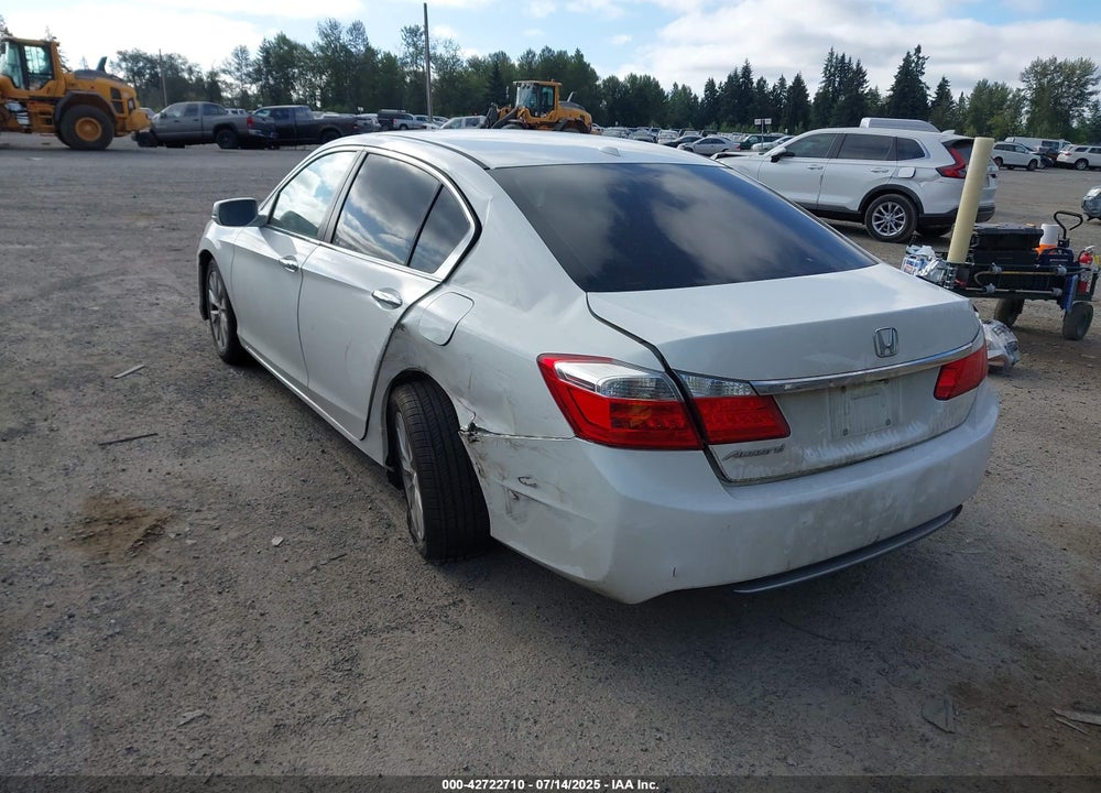 2013 HONDA ACCORD VIN: 1HGCR2F83DA049089