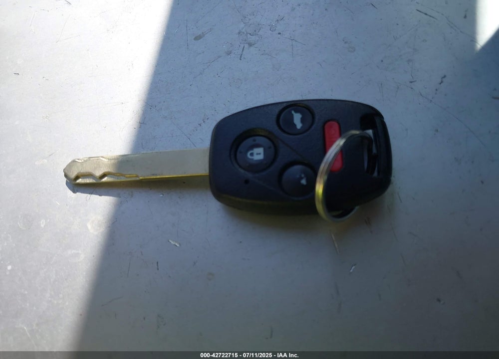 2011 HONDA PILOT VIN: 5FNYF3H56BB022219