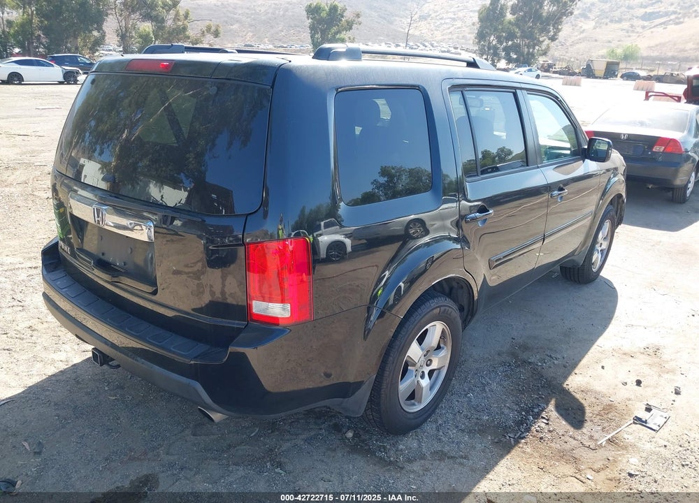 2011 HONDA PILOT VIN: 5FNYF3H56BB022219