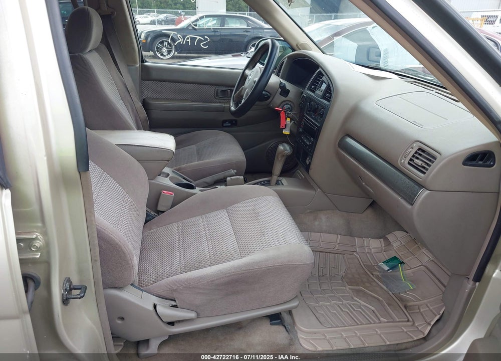 2003 NISSAN PATHFINDER SE VIN: JN8DR09X03W712568
