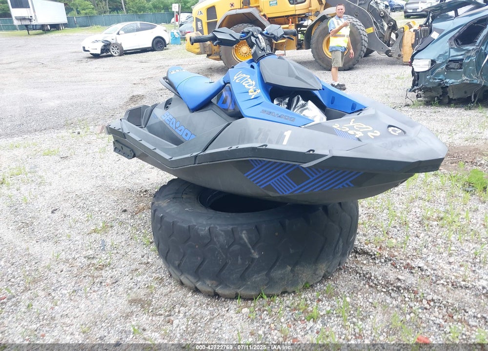 2022 SEADOO BRP SPARK TRIXX VIN: YDV17125J122